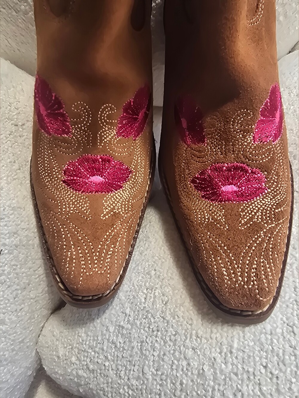 NWOT! Dingo, Women's Tootsie Suede Embroidered Western Booties, Size 8 - Picture 10 of 10